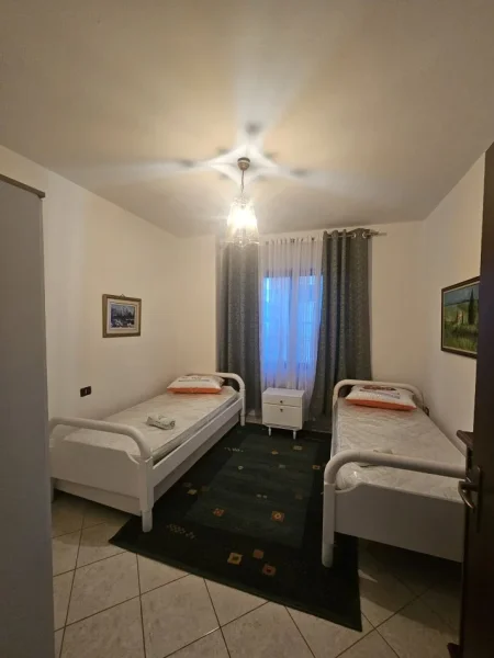 Tirane, jepet me qera apartament 2+1 Kati 4, 104 m² 500 € 