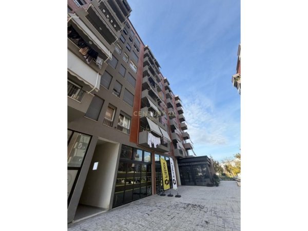 Tirane, shitet ambjent biznesi Kati 0, 91 m² 298.000 € (Rruga 5 Maji)