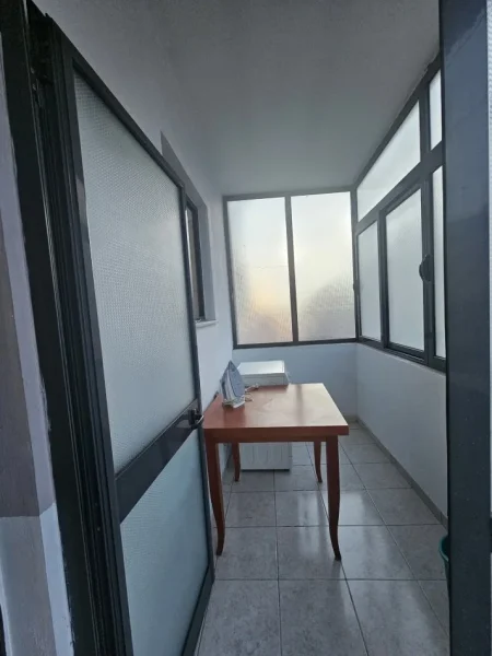 Tirane, jepet me qera apartament 2+1 Kati 4, 104 m² 500 € 