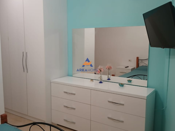 Tirane, jepet me qera apartament 2+1+Ballkon Kati 2, 87 m² 520 € 