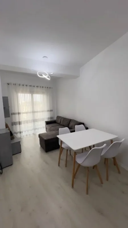 Tirane, jepet me qera apartament 2+1+Ballkon, 57.000 Leke/Muaj, Kati 8, 80 m² (Astir)