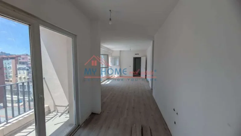 Tirane, shitet apartament 2+1+Ballkon Kati 5, 118 m² 206.000 € (Rruga Dritan Hoxha)