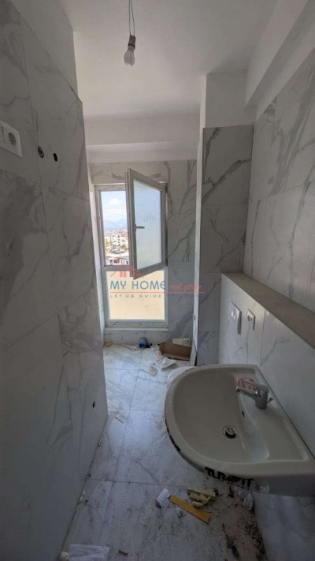 Tirane, shitet apartament 2+1+Ballkon Kati 5, 118 m² 206.000 € (Rruga Dritan Hoxha)