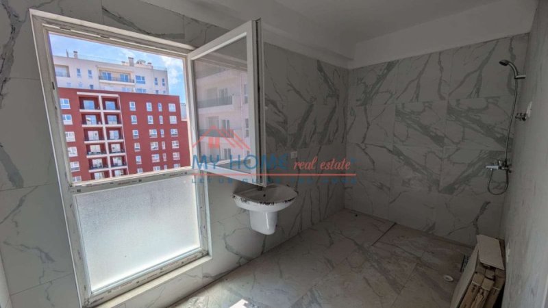 Tirane, shitet apartament 2+1+Ballkon Kati 5, 118 m² 206.000 € (Rruga Dritan Hoxha)