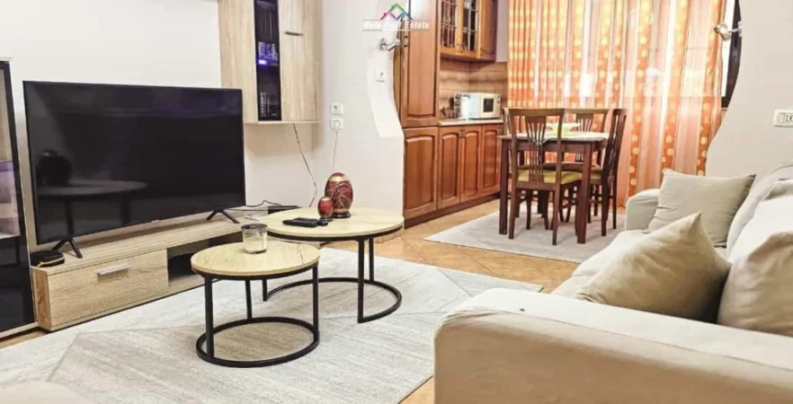 Tirane, jepet me qera apartament 2+1 Kati 3, 78 m² 700 € (Rruga Myslym Shyri)