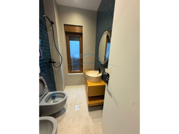 JEPET ME QERA VILE 3KATESHE , KOMPLEKSI COLOMBO, TEG