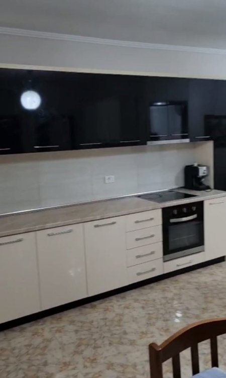 Tirane, jepet me qera apartament 2+1 Kati 6, 600 € 