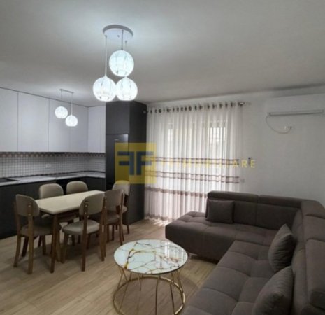 Tirane, jepet me qera apartament 1+1+Ballkon Kati 2, 70 m² 500 € (Rruga Irfan Tomini, Tiranë e Re)