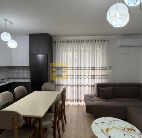 Tirane, jepet me qera apartament 1+1+Ballkon Kati 2, 70 m² 500 € (Rruga Irfan Tomini, Tiranë e Re)