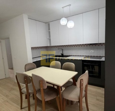 Tirane, jepet me qera apartament 1+1+Ballkon Kati 2, 70 m² 500 € (Rruga Irfan Tomini, Tiranë e Re)