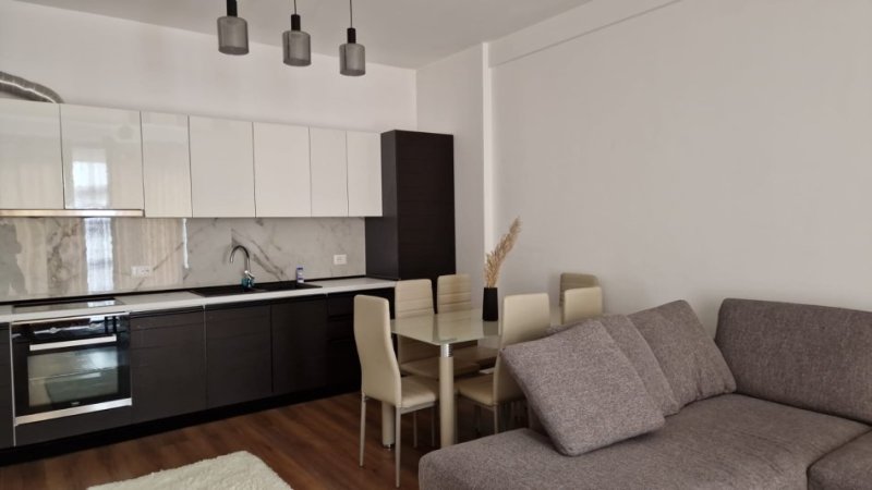 Tirane, jepet me qera apartament 1+1+Ballkon Kati 9, 70 m² 600 € (Rruga e Dibres, Kompleksi Arlis)
