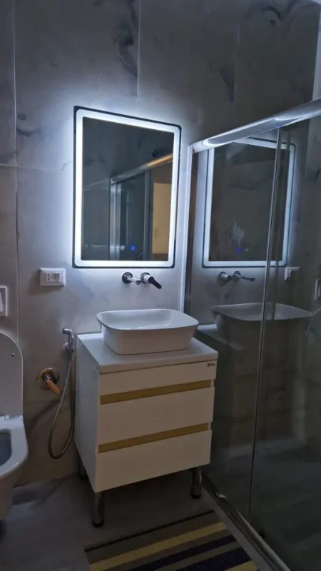 Tirane, jepet me qera apartament 1+1+Ballkon Kati 9, 70 m² 600 € (Rruga e Dibres, Kompleksi Arlis)