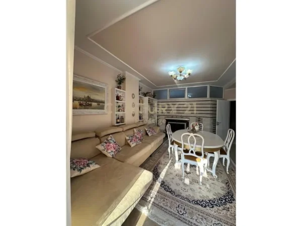Tirane, shitet apartament 2+1+Ballkon Kati 2, 130 m² 250.000 € (Tregu Elektrik)