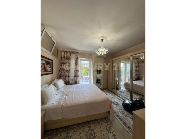 Tirane, shitet apartament 2+1+Ballkon Kati 2, 130 m² 250.000 € (Tregu Elektrik)