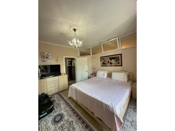 Tirane, shitet apartament 2+1+Ballkon Kati 2, 130 m² 250.000 € (Tregu Elektrik)