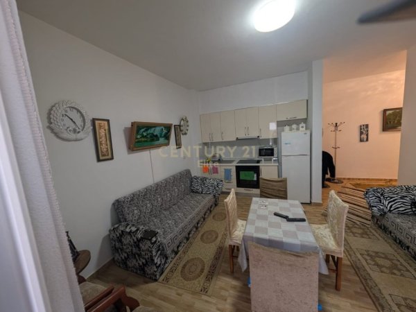 Kavaje, shitet apartament 1+1 Kati 3, 66 m² 90.000 € (Qerret)