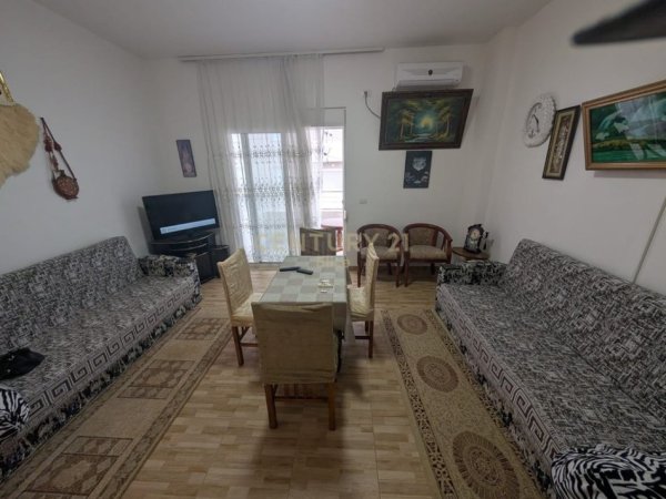 Kavaje, shitet apartament 1+1 Kati 3, 66 m² 90.000 € (Qerret)