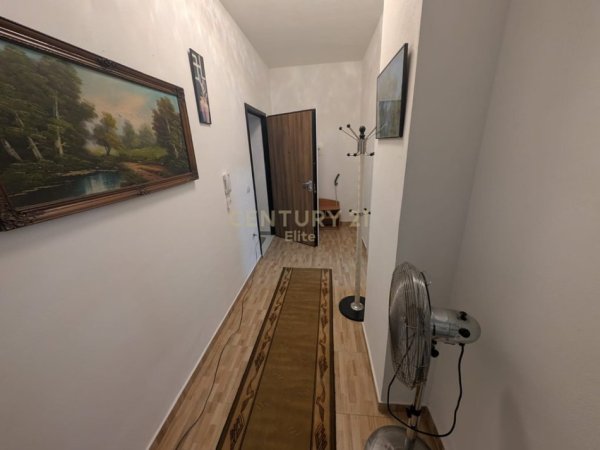 Kavaje, shitet apartament 1+1 Kati 3, 66 m² 90.000 € (Qerret)