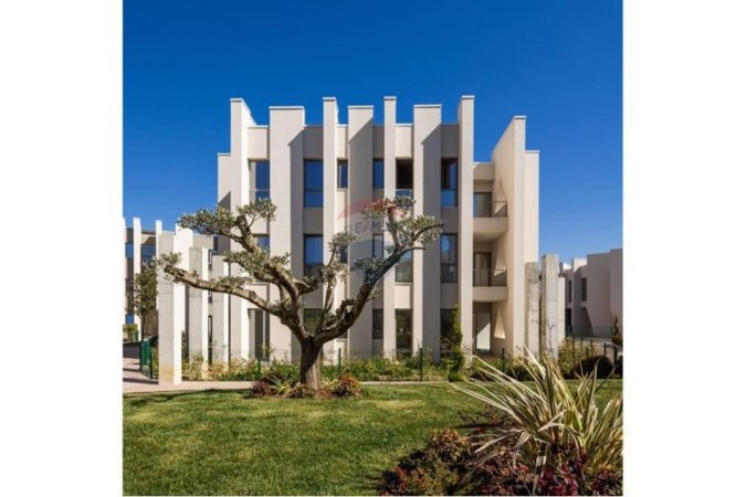 Tirane, jepet me qera apartament 2+1 , 135 m² 1.200 € (Liqeni i Thate)