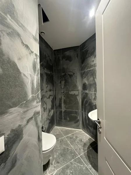 Tirane, shitet apartament 2+1+Ballkon , 130 m² 414.529 € (Rruga e Kosovareve)