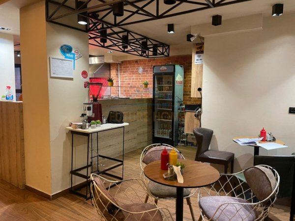 Tirane, shitet bar-resorant Kati 0, 73 m² (Oxhaku)