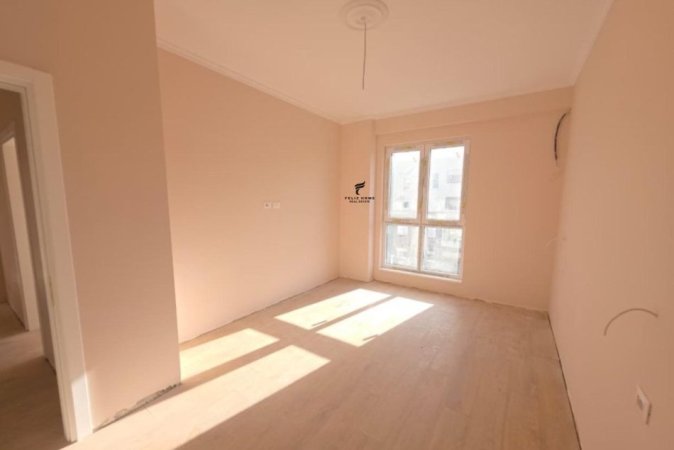 Tirane, jepet me qera zyre Kati 7, 100 m² 1.100 € (KOMUNA E PARISIT)