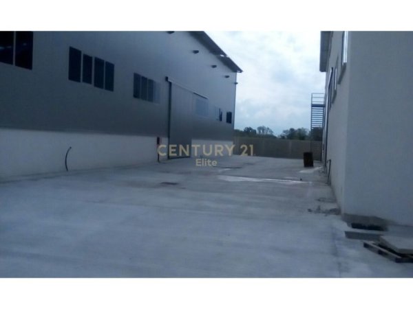 Tirane, jepet me qera ambjent biznesi Kati 0, 1.500 m² 1.500 € (Vore)