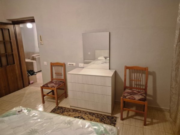 Tirane, jepet me qera apartament 1+1 Kati 3,