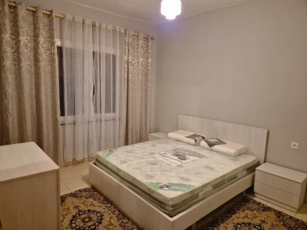 Tirane, jepet me qera apartament 1+1 Kati 3,