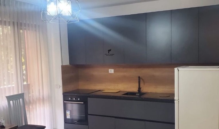 Tirane, jepet me qera apartament 1+1 Kati 2, 57 m² 500 € (FUSHA E AVIACIONIT)