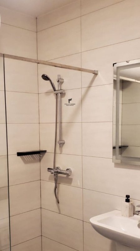 Tirane, jepet me qera apartament 1+1 Kati 2, 57 m² 500 € (FUSHA E AVIACIONIT)