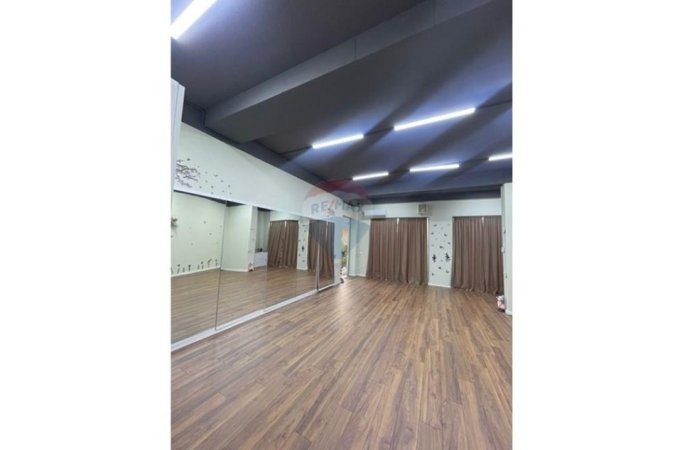 Tirane, shitet dyqan Kati 0, 70 m² 139.400 € (Rruga Pjeter Budi)