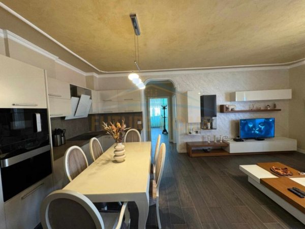 Tirane, jepet me qera apartament 2+1 Kati 6, 100 m² 900 € (Kopshti Zoologjik)