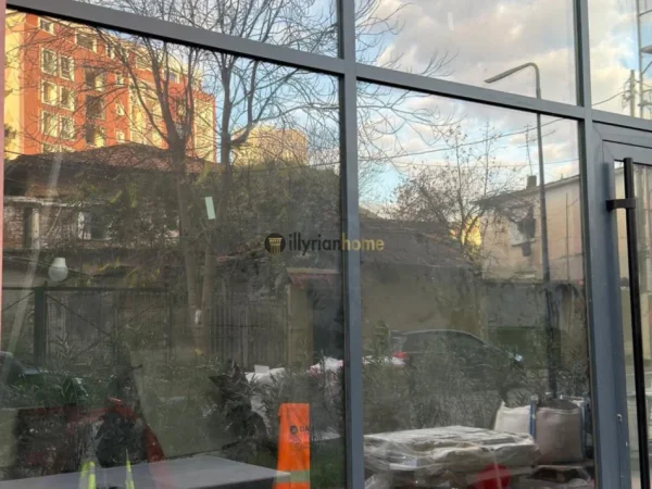 Tirane, shitet ambjent biznesi Kati 0, 59 m² 385000 € (Rruga e Kavajes)