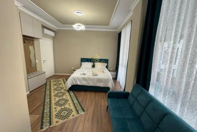 Tirane, jepet me qera apartament 2+1+Ballkon Kati 1, 110 m² 900 € (Rruga Riza Cerova)