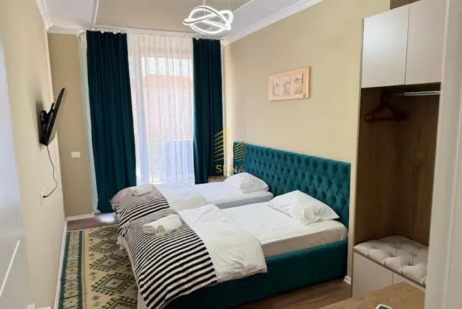 Tirane, jepet me qera apartament 2+1+Ballkon Kati 1, 110 m² 900 € (Rruga Riza Cerova)