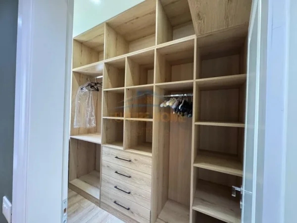 Tirane, shitet apartament 2+1 Kati 3, 95 m² 205.000 € 
