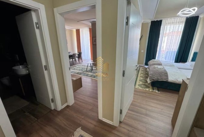 Tirane, jepet me qera apartament 2+1+Ballkon Kati 1, 110 m² 900 € (Rruga Riza Cerova)