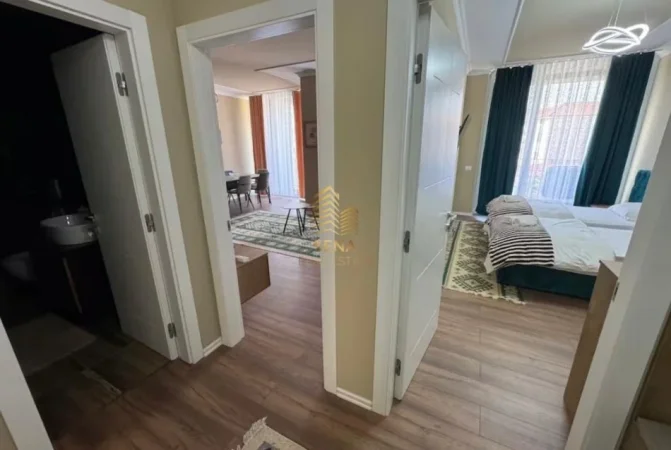 Tirane, jepet me qera apartament 2+1+Ballkon Kati 1, 110 m² 900 € (Rruga Riza Cerova)