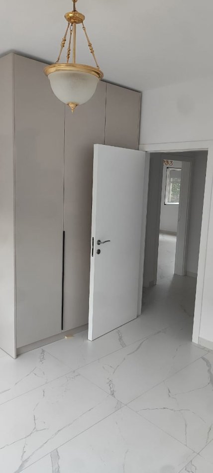 Tirane, jepet me qera apartament 2+1 Kati 3, 78 m² 530 € (Prane Report Tv, Rruga Ndre Mjeda, Tirane.)