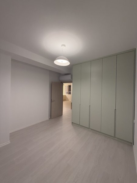 Tirane, jepet me qera apartament 2+1+Ballkon , 115 m² 600 € (Prane EGLO)