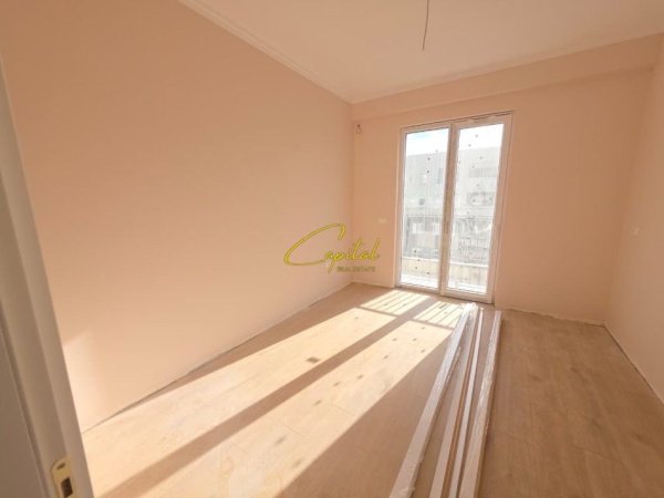 Tirane, jepet me qera apartament 2+1 Kati 7, 100 m² 1.100 € (KOMUNA E PARISIT)