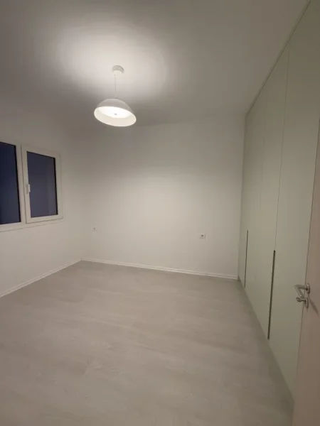 Tirane, jepet me qera apartament 2+1+Ballkon , 115 m² 600 € (Prane EGLO)