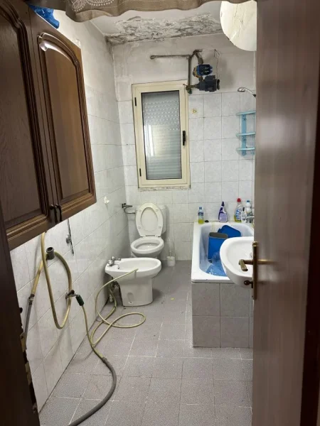 Tirane, shitet apartament 3+1 Kati 5, 87 m² 165.000 € (Rruga Irfan Tomini)