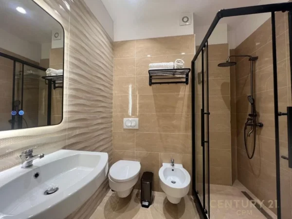 Tirane, jepet me qera apartament 2+1 Kati 6, 90 m² 1.650 € (Rruga e Kavajes)