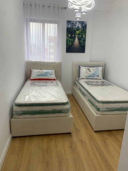 Tirane, shes apartament 2+1+Ballkon Kati 8, 95 m² 157.001 € (Rruga Loni ligori)