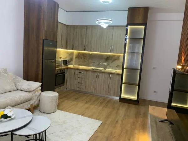 Tirane, shes apartament 2+1+Ballkon Kati 8, 95 m² 157.001 € (Rruga Loni ligori)