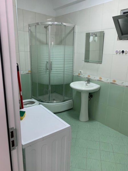 Tirane, shes apartament 2+1+Ballkon Kati 8, 95 m² 157.001 € (Rruga Loni ligori)