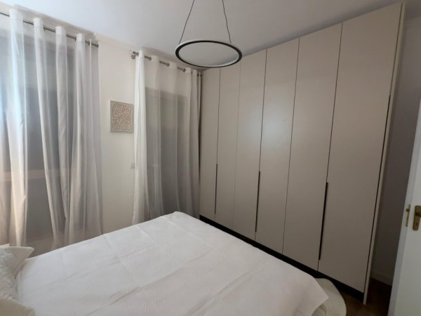 jepet me qera apartament 1+1 Kati 6, 70 m² 500 € (Yzberisht, prane Pasticeri Nela 6)