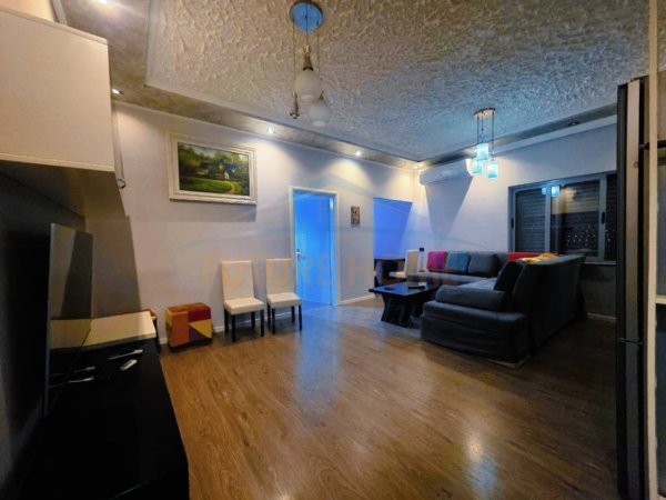 Tirane, jepet me qera apartament 2+1 Kati 2, 86 m² 550 € 